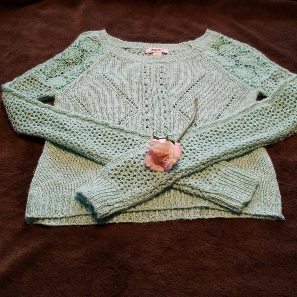 Arizona Jean Company Crop Top